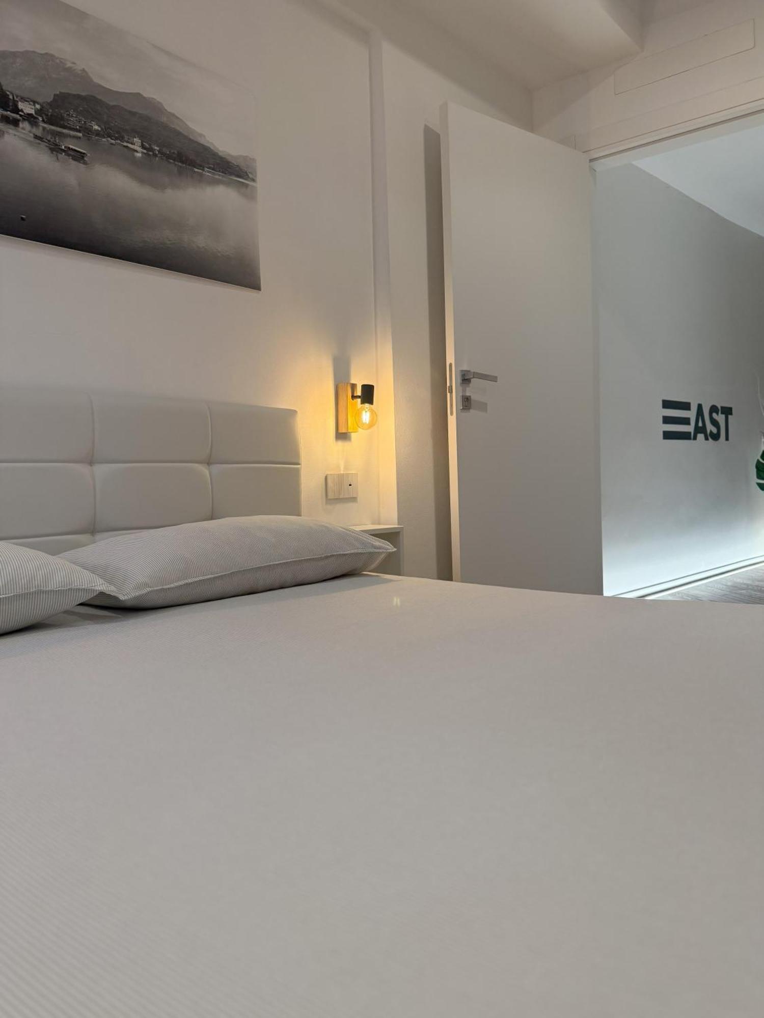 East West Room Арко Экстерьер фото