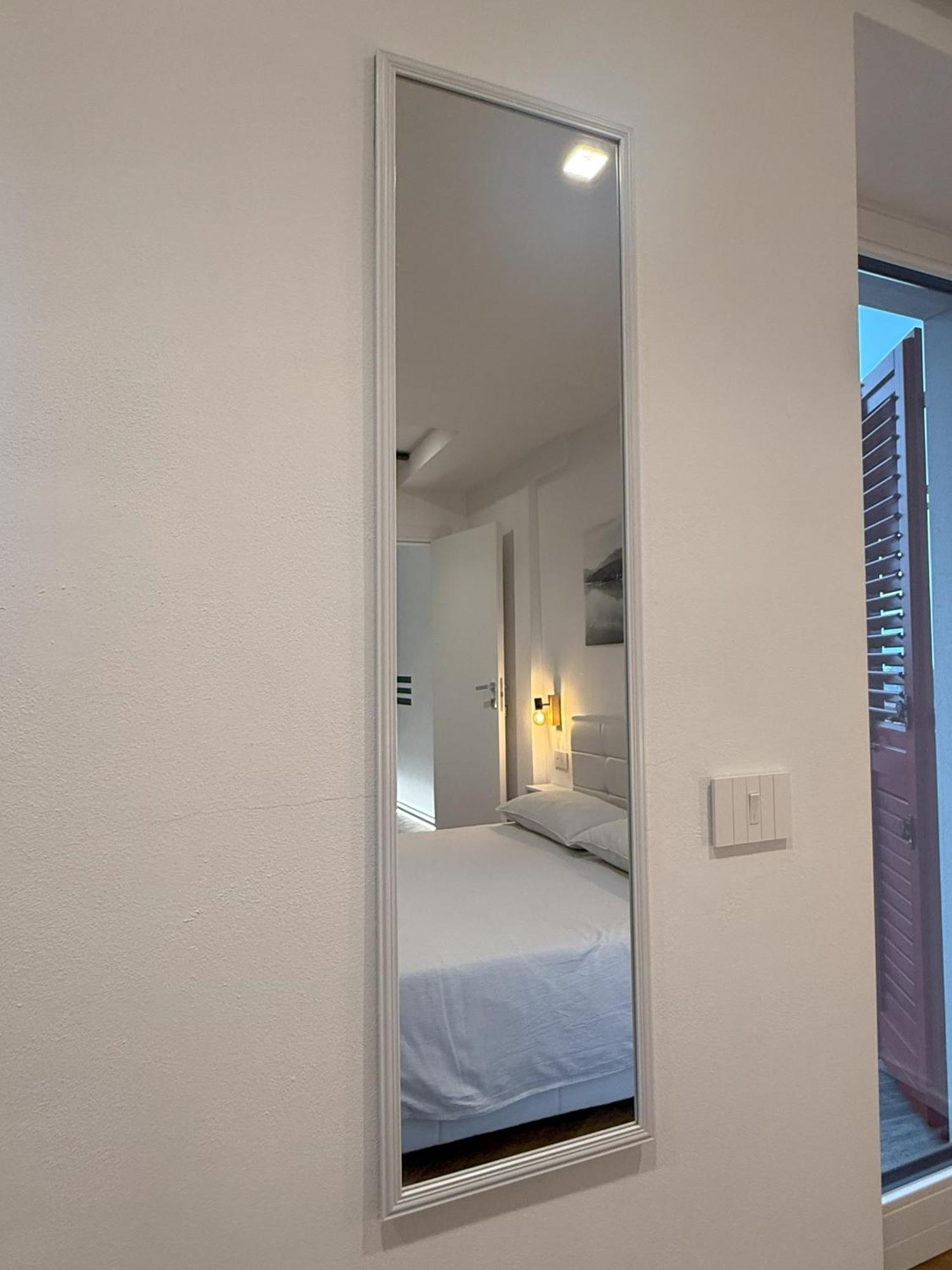 East West Room Арко Экстерьер фото
